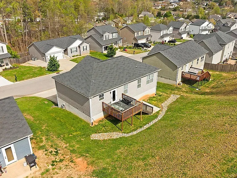 7931 Poplar Grove Ln — Photo 34