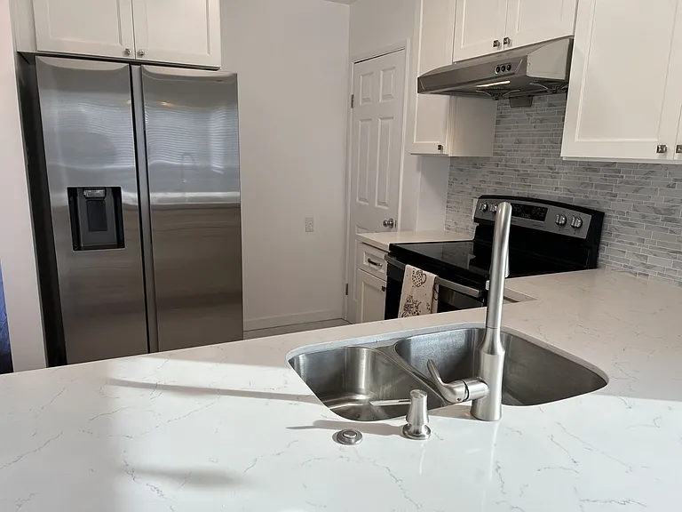 1229 Maple Ave — Photo 6