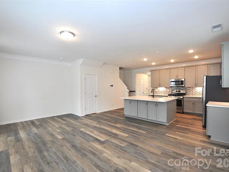 536 Laurel Walk Ln — Photo 14