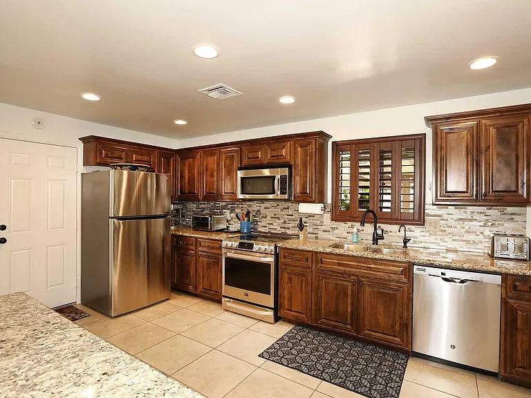 2055 W Edgemont Ave — Photo 8