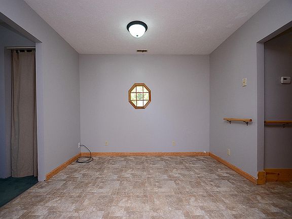 5th image of 22486 Weston Ave