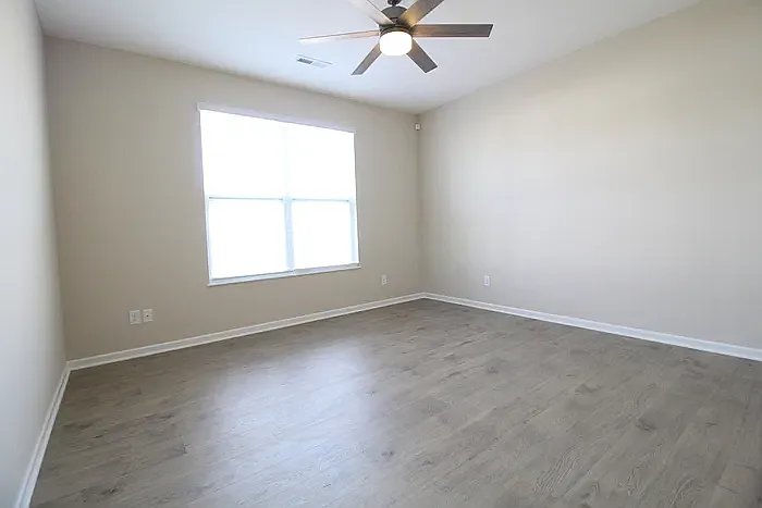 409 Halton Dr — Photo 19
