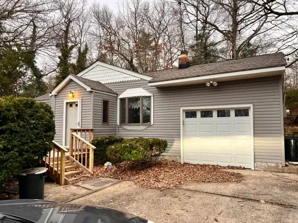 254 Gibbs Pond Rd, Nesconset, NY 11767