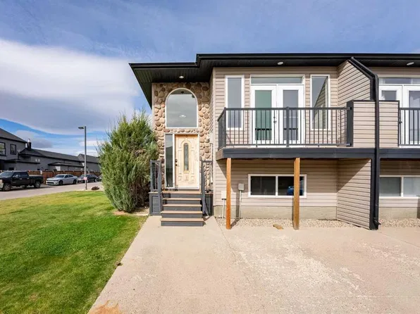 762 S Heritage Blvd W #3, Lethbridge, AB T1K 0W1