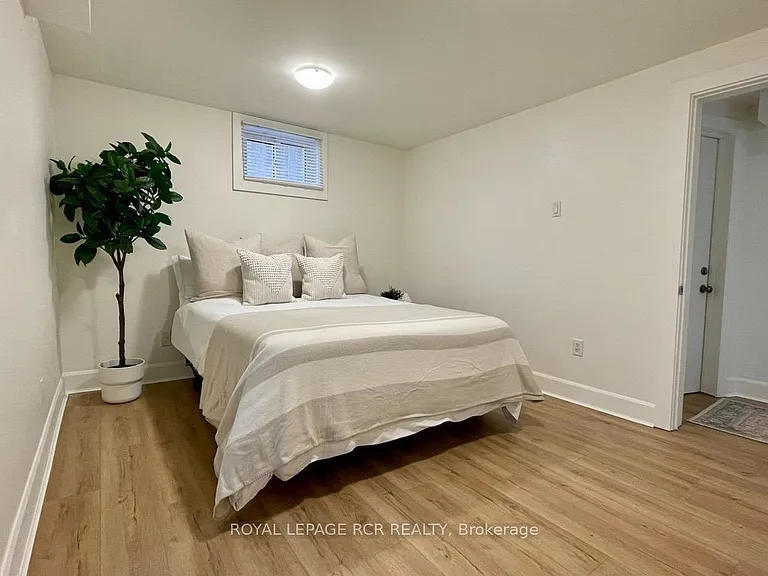 18 Watts Cres — Photo 8