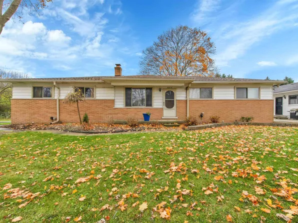 24670 Saint Paul Blvd, Harrison Township, MI 48045