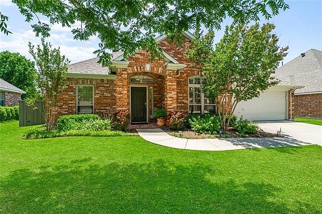 1st image of 7917 Goldfinch Dr