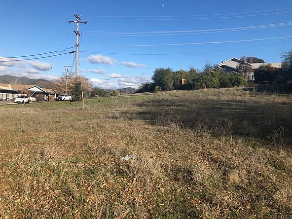 2nd image of 555 Toyanza Dr #1-2