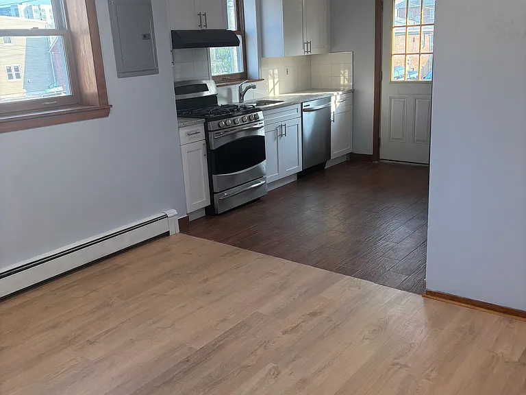 361 Commercial Ave #1 — Photo 6