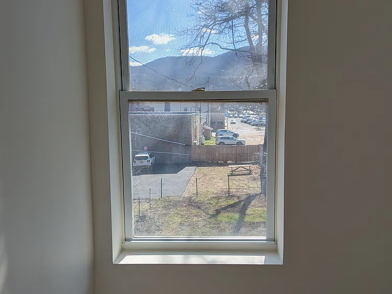 6 S Cedar St — Photo 22
