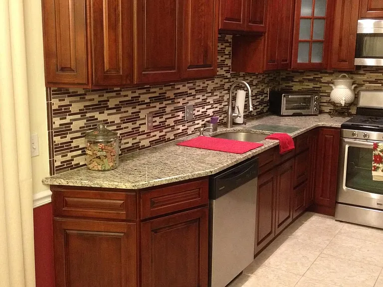 1009 Princeton Pl — Photo 2
