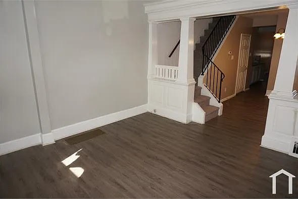 221 E Wood St — Photo 6