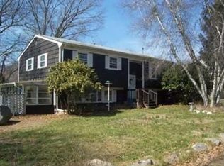 33 Cliff Rd, Warwick, RI 02889
