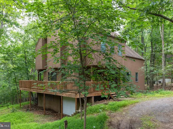 1317 Lakeview Dr, Cross Junction, VA 22625