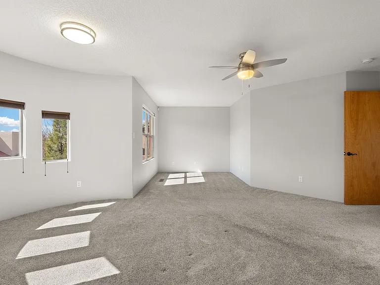 7127 Calle Alegria NE — Photo 25