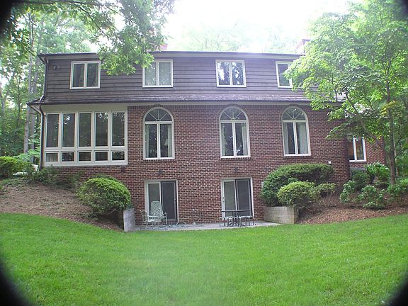 5th image of 8104 Vista Point Ln