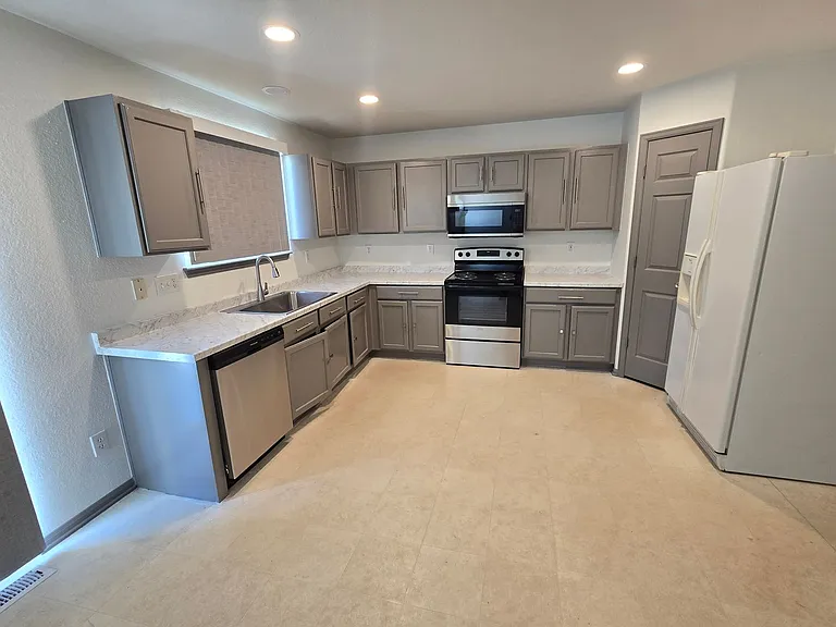1653 Wagonwheel Dr — Photo 22