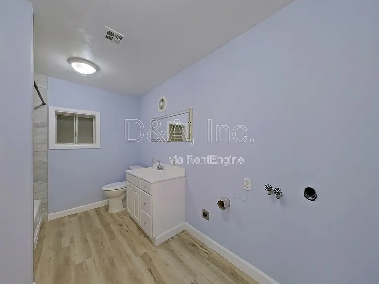 236 NW Walker Ln #B — Photo 10