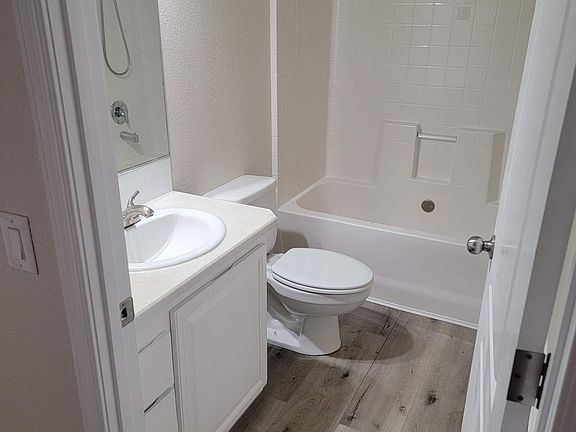4th image of 14020 Madison Ln