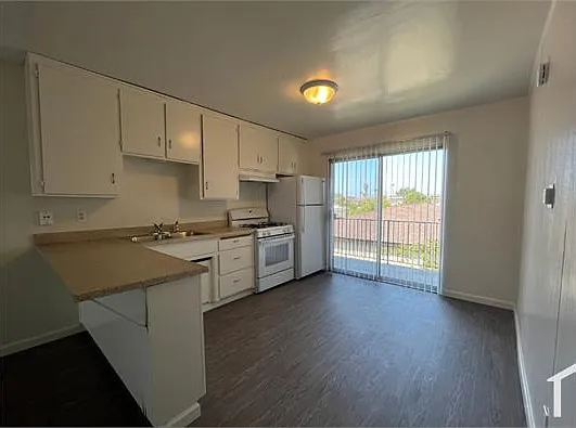 650 Florence St #6 — Photo 7
