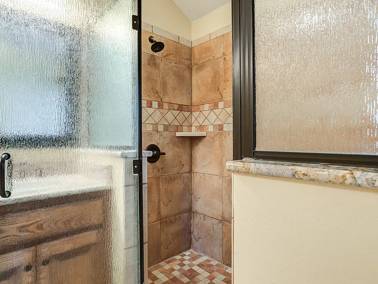 4802 Amherst St — Photo 35
