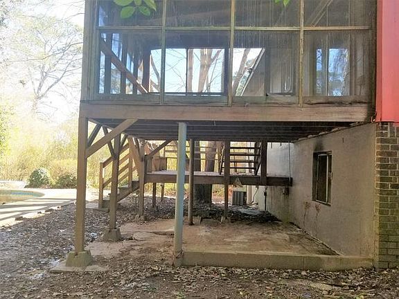 Covered Patio & Screened porch