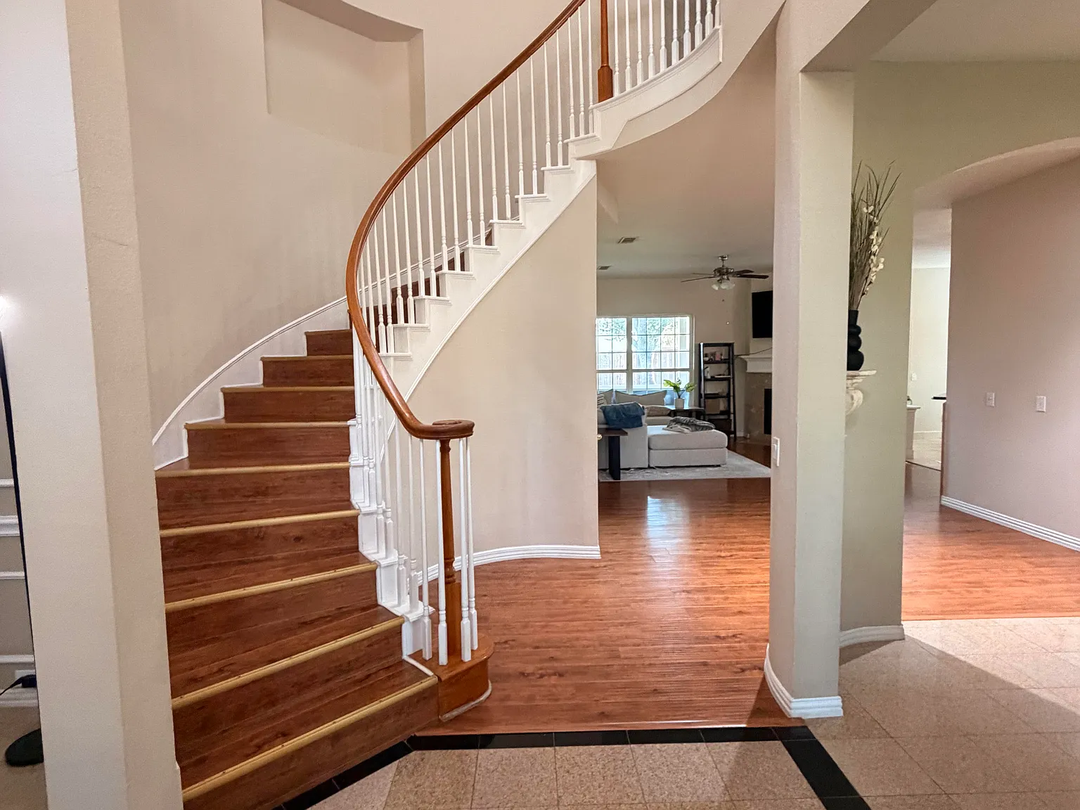 6028 Fieldstone Dr — Photo 3