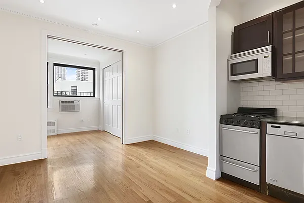 Rented by Cooper & Cooper Real Estate | media 1