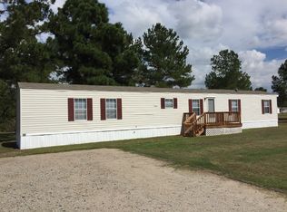 394 Ridgefield Dr, Lumberton, NC 28358