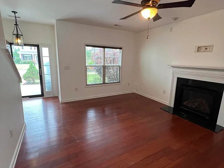 608 Cheltenham Dr — Photo 5