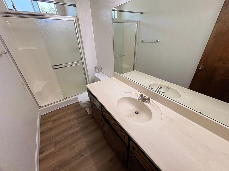 907 E Oakridge Ave — Photo 15