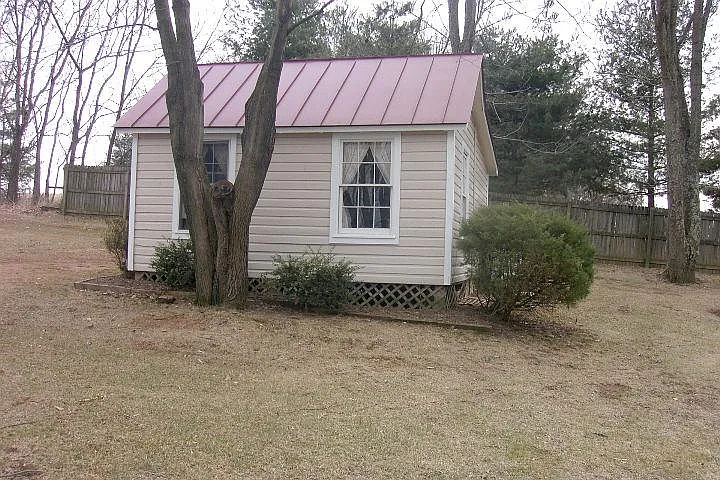 11027 Cliff Mills Rd #B — Photo 5