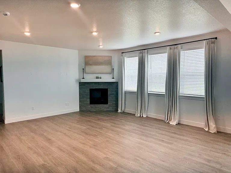 1710 Westport Ave — Photo 11