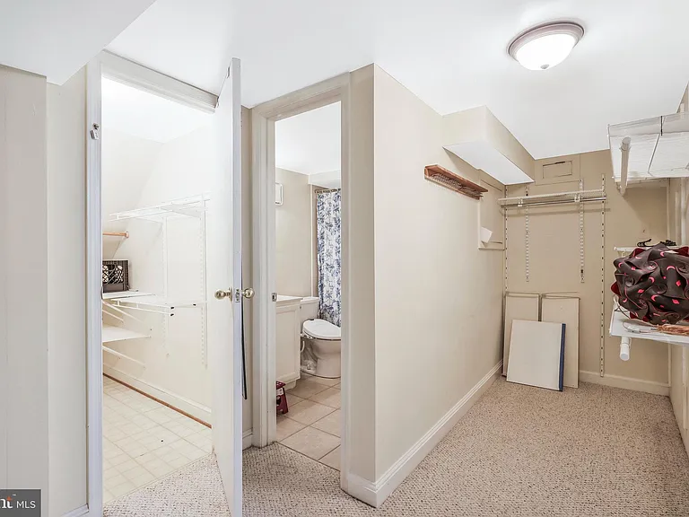 7030 Donna Cir — Photo 23