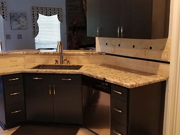 Gorgeous granite/backsplash