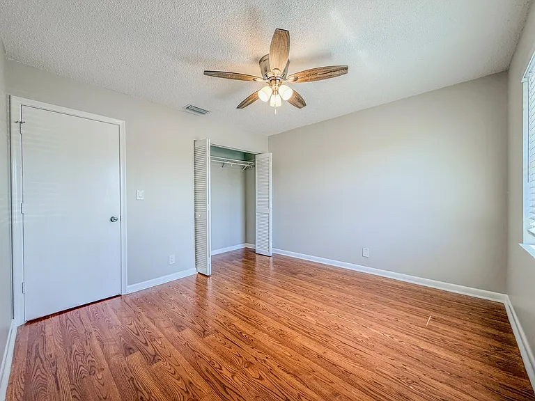 3148 N Dixie Hwy — Photo 8
