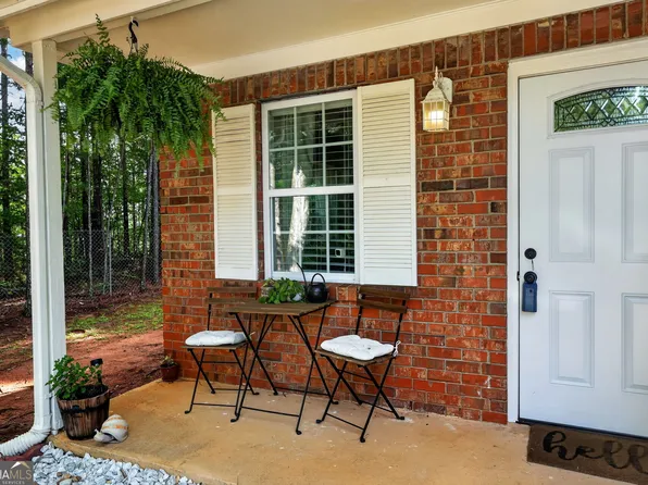 6823 S Lakewood Ter, Douglasville, GA 30135