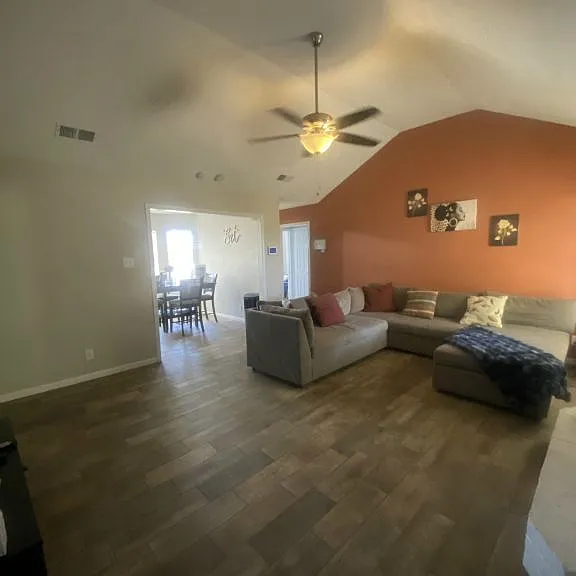 2305 Duke Ln — Photo 4