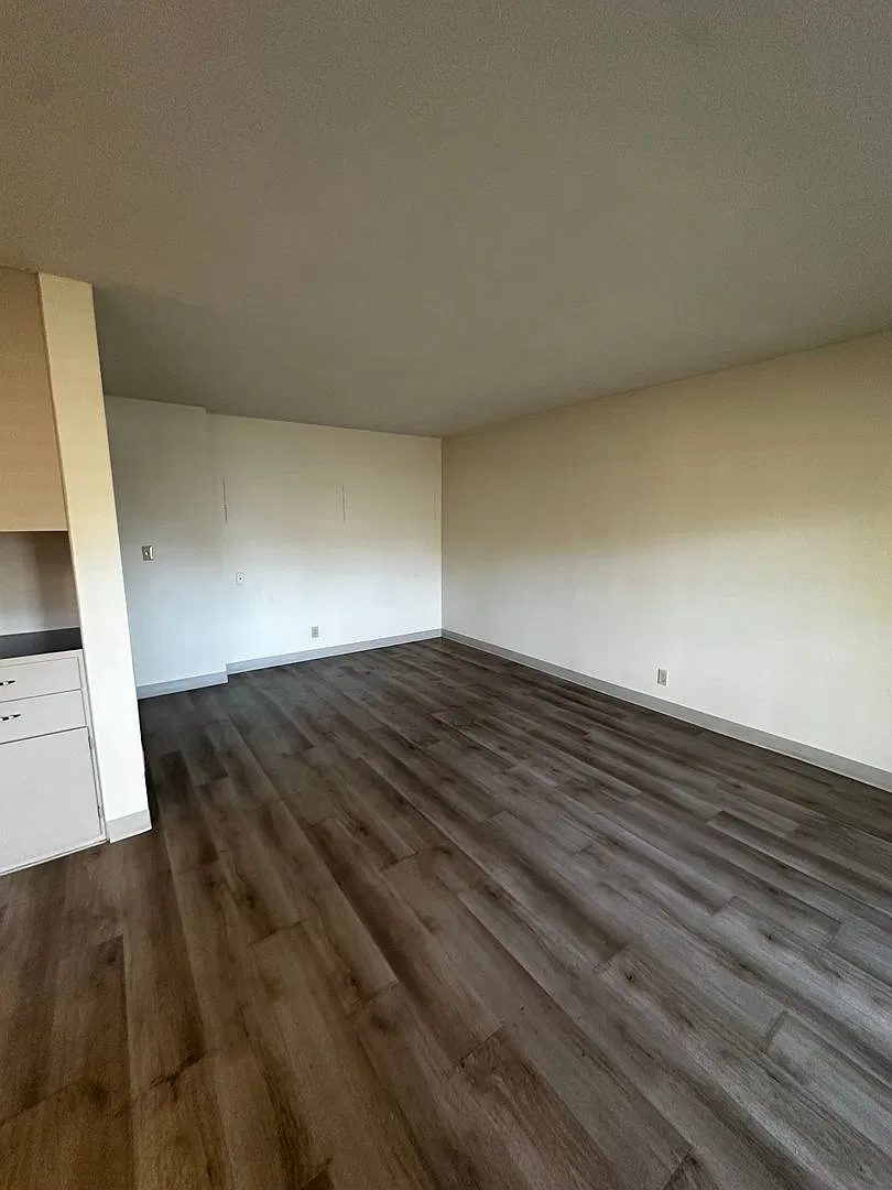 628 Ferry St SW Apartments — Photo 4