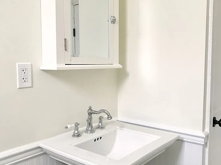 815 S 49th St — Photo 12