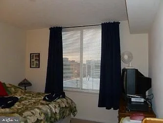 930 Wayne Ave #1108 — Photo 11