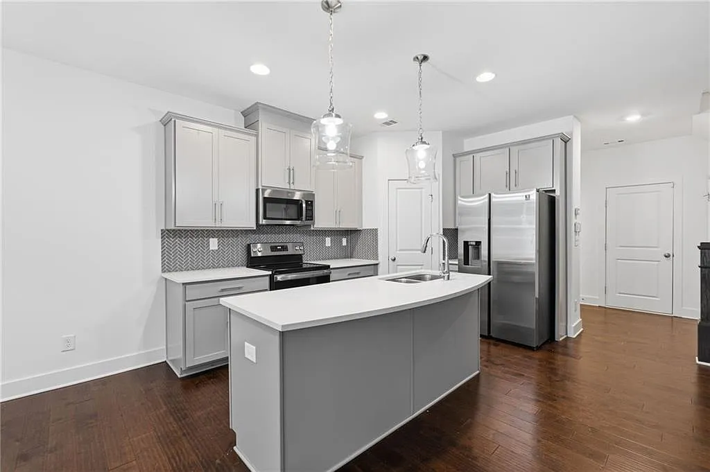 3 bed, 2.5 bath, 1742 sqft, $2,250 — Photo 1