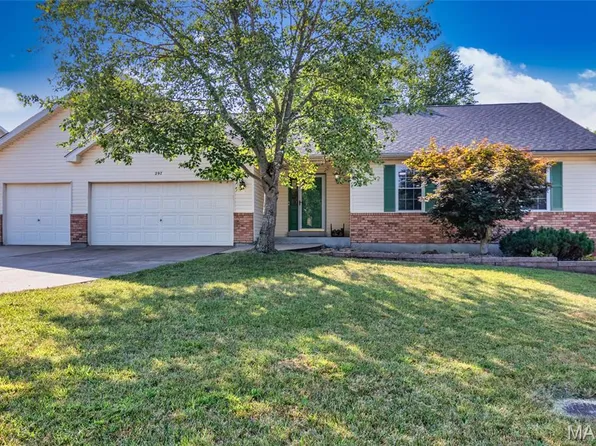 297 Keystone Dr, Fenton, MO 63026