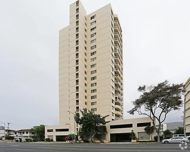 Kapiolani Royale