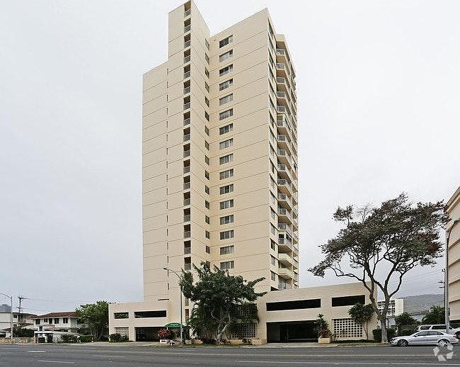 Kapiolani Royale