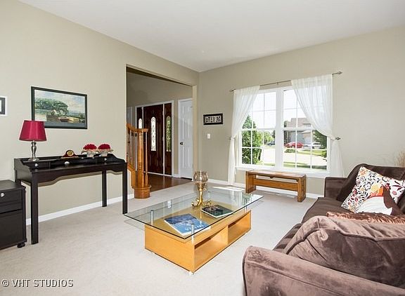 3rd image of 377 Essex Ave
