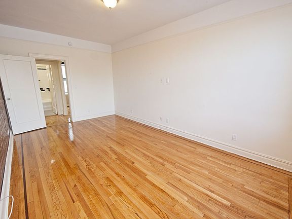 3rd image of 3501 21st Ave APT 4D