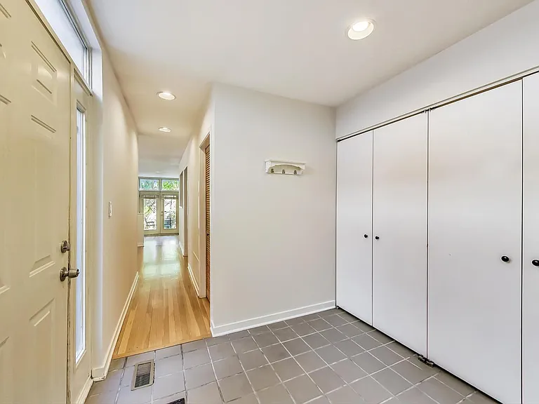 929 W Wrightwood Ave #A — Photo 10