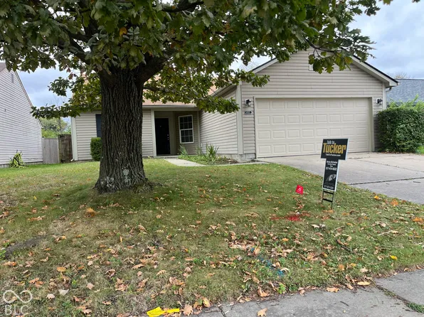 1052 Halifax Ln, Indianapolis, IN 46231
