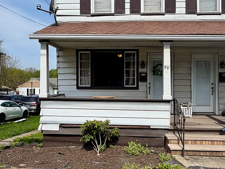 33 Warner St #33 — Photo 1